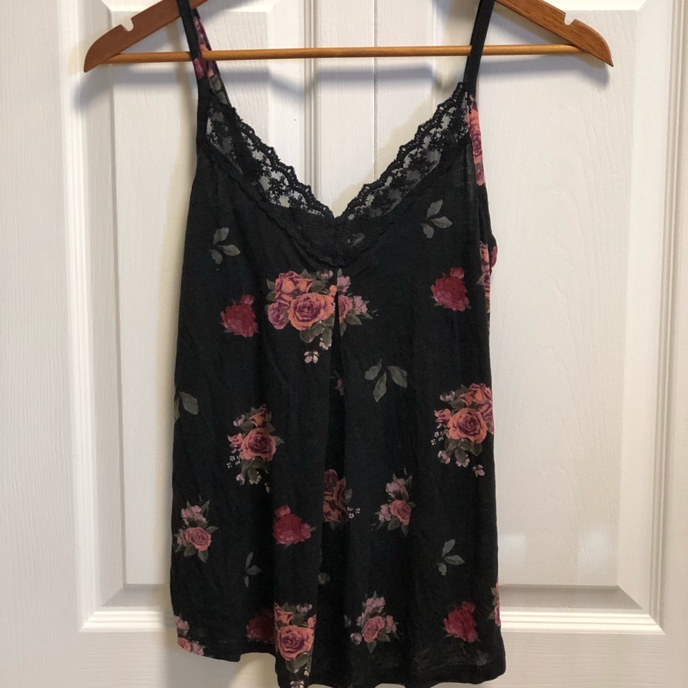 Adjustable strap lace top floral tank top